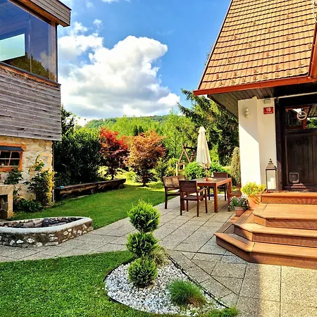 Atelje Mlin Umetnin Retreat ホームステイ Šentjur