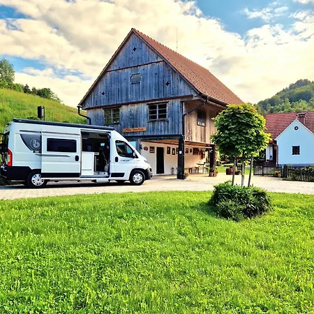ホームステイ Atelje Mlin Umetnin Retreat Šentjur