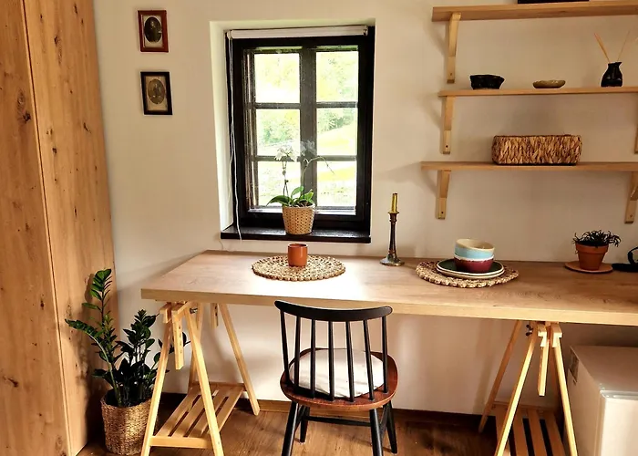 홈스테이 Atelje Mlin Umetnin Retreat