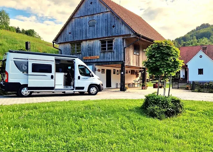 홈스테이 Atelje Mlin Umetnin Retreat 센튜어