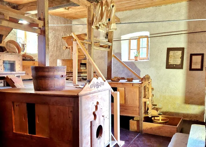 Atelje Mlin Umetnin Retreat 센튜어